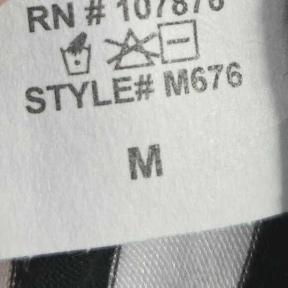 Comfy U.S.A. Black & White Striped 3/4 Sleeve Tie Front Hem Shrug Size Medium - Picture 8 of 8